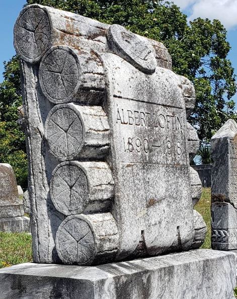 fraternity, club, society, cemetery, gravestone symbols, genealogy, BillionGraves, social organizations, flag holder, gravestone marker, BillionGraves, woodmen of the world, woodmen of America, logs, tree stump gravestone, s