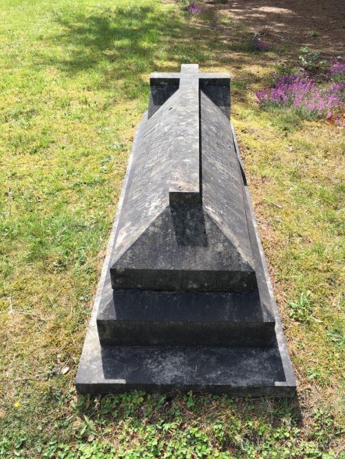 BillionGraves.com, BillionGraves, train, genealogy, ancestors, family history, cemetery, gravestone, graves, England, UK, Brookwood Cemetery, cemetery gravestone, cross