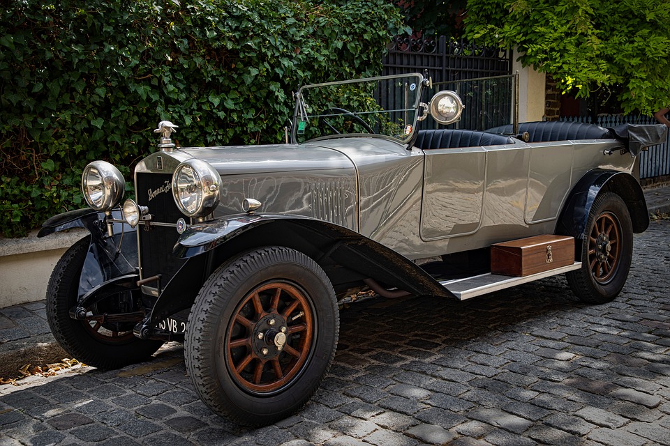 BillionGraves.com, BillionGraves, train, genealogy, ancestors, family history, cemetery, gravestone, graves, England, UK, Brookwood Cemetery, vintage car, automobile, auto