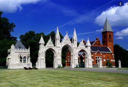 BillionGraves. cemetery, gravestone, largest cemetery, genealogy, family history, GPS-linked photos, BillionGraves app, volunteer, Crown Hill Cemetery, Indiana, Indianapolis