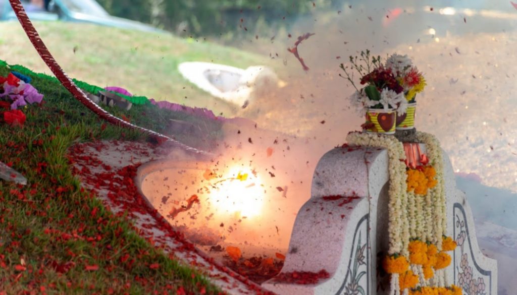 BillionGraves, family, family history, burial customs from around the world, Chinese, China, fire, offerings, Wingming Festival, burial customs, burial practices, funeral, cemetery, gravestone, grave, GPS, ancestors, ancestry, genealogy, family history, BillionGraves app,