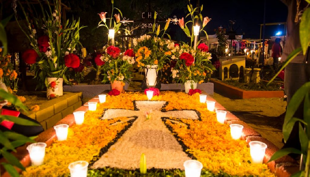 Mexico, Day of the Dead, BillionGraves, family, family history, burial customs from around the world, burial customs, burial practices, funeral, cemetery, gravestone, grave, GPS, ancestors, ancestry, genealogy, family history, BillionGraves app,