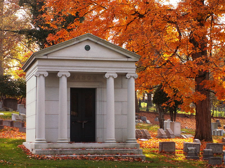 mausoleum, BillionGraves, mobile app, gravestones, take photos of gravestones, cemetery, cemetery history, genealogy, ancestors, family history, BillionGraves, volunteers, volunteering, community service, Victorian funerals, Victorian cemetery traditions, burial, final resting place, gothic