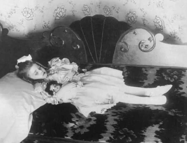BillionGraves, home, house, family history, genealogy, victorian home, Victorian era, funeral, preparing Victorian homes, cemetery, grave, gravesite, cemetery, BillionGraves, child, mourning photo