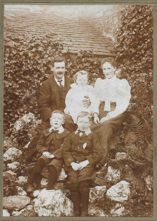 BillionGraves, home, house, family history, genealogy, victorian home, Victorian era, funeral, preparing Victorian homes, cemetery, grave, gravesite, cemetery, BillionGraves, post mortem photo