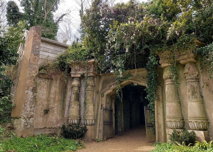 Highgate Cemetery, BillionGraves, cemetery, beautiful, grave, gravesite, genealogy, family history, ancestors, GPS, BillionGraves, photos of gravestones, beautiful cemeteries, beautiful cemetery,