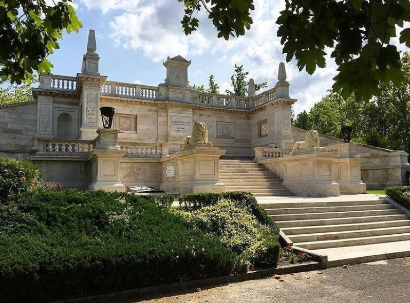 BillionGraves, cemetery, beautiful, grave, gravesite, genealogy, family history, ancestors, GPS, BillionGraves, photos of gravestones, beautiful cemeteries, beautiful cemetery, budapest, Hungary, Kerepesi