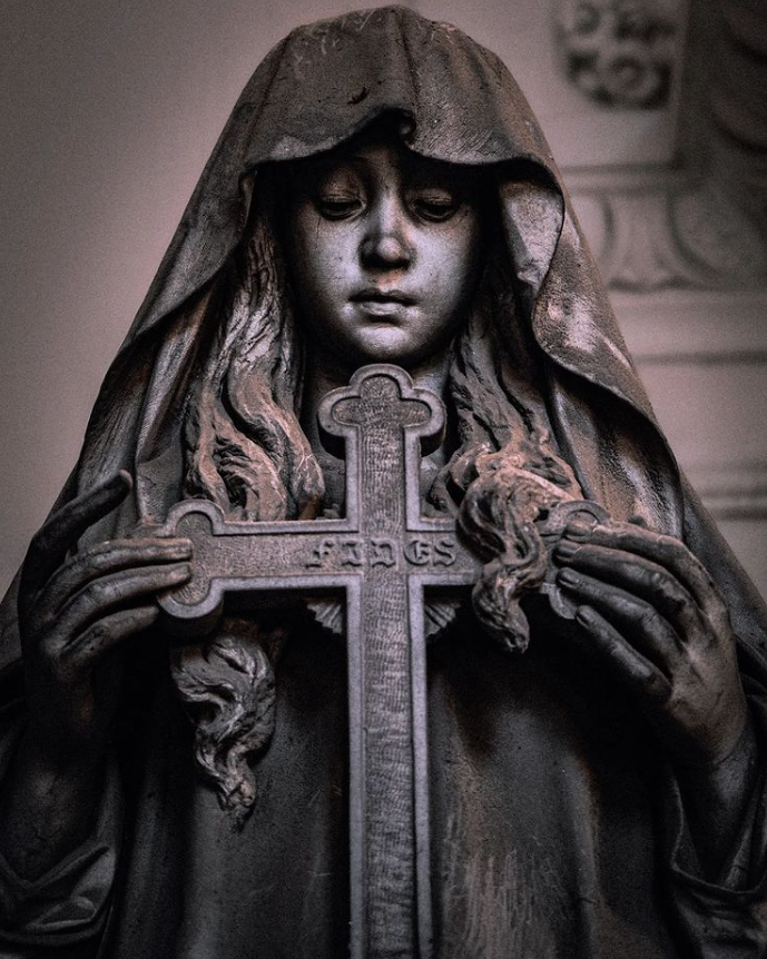 BREATHTAKING ITALIAN CEMETERY STATUES - AMZ Newspaper