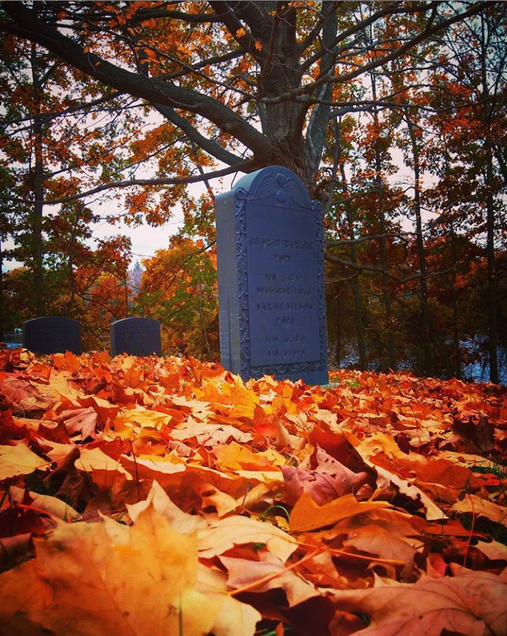 BillionGraves, roadside cemeteries, discovering roadside cemeteries, cemetery, grave, gravestones, autumn, genealogy, family history, ancestors, GPS, photograph gravestone, find graves, road, roadtrip, fall color tour, hourglass symbol,