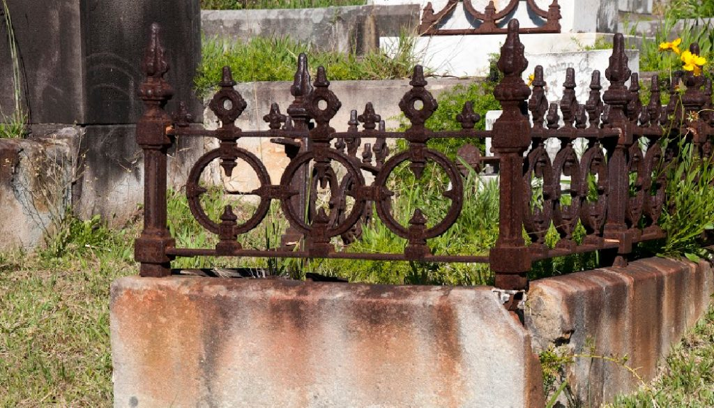 BillionGraves, roadside cemeteries, discovering roadside cemeteries, cemetery, grave, gravestones, autumn, genealogy, family history, ancestors, GPS, photograph gravestone, find graves, road, roadtrip, fall color tour, unmarked graves
