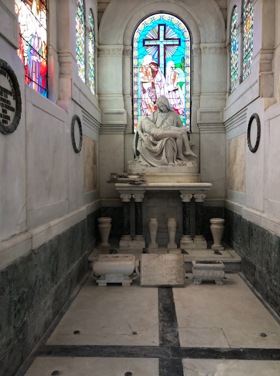 BillionGraves, BG, BG+, mobile app, volunteer, take photos of gravestones, colon cemetery, El Cementerio de Cristóbal Colón, cemetery, grave, gravestone, ancestors, ancestry, family history, stained glass, marble, chapel, mary, jesus, pieta