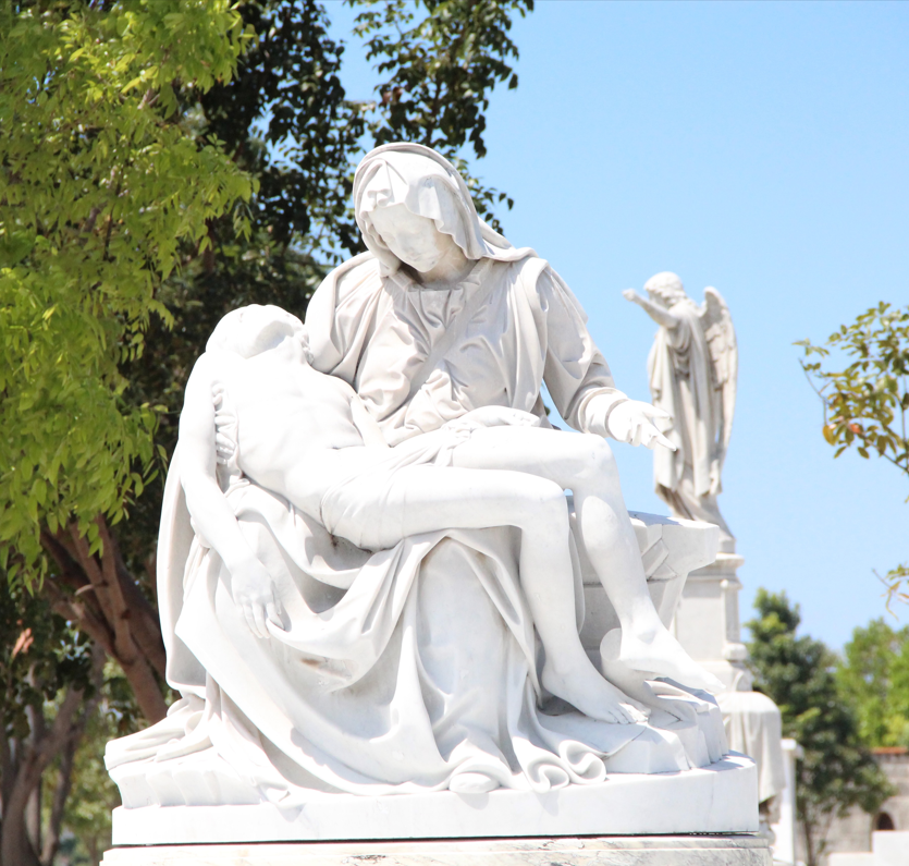 pieta, mary, jesus, jesus christ, BillionGraves, BG, BG+, mobile app, volunteer, take photos of gravestones, colon cemetery, El Cementerio de Cristóbal Colón, cemetery, grave, gravestone, ancestors, ancestry, family history,