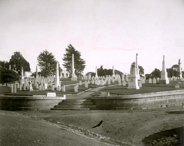 A Walk Amongst the Tombstones in Laurel Hill Cemetery – The