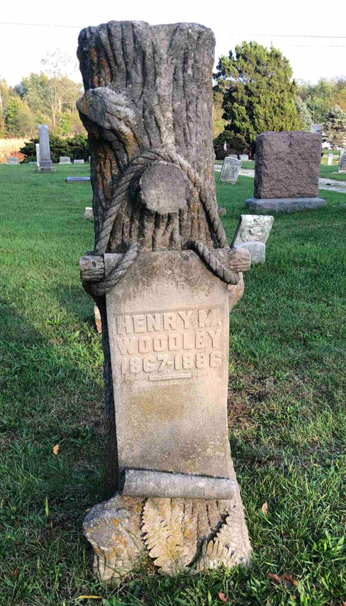 fraternity, rope, banner, scroll, BillionGraves, Woodmen of the World, Treestones, tree gravestones, grave, gravestones, cemetery, family history, genealogy, ancestors, Woodmen of America, BillionGraves app, volunteer