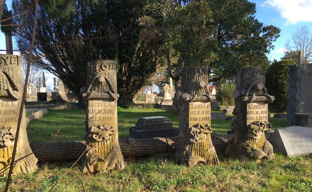 BillionGraves, Woodmen of the World, Treestones, tree gravestones, grave, gravestones, cemetery, family history, genealogy, ancestors, Woodmen of America, BillionGraves app, volunteer, T.S. Lloyd, Lloyd family plot, T.S. Lloyd family plot