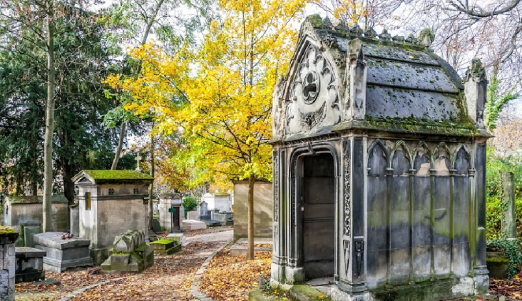 BillionGraves, Woodmen of the World, Treestones, tree gravestones, grave, gravestones, cemetery, family history, genealogy, ancestors, Woodmen of America, BillionGraves app, volunteer, mausoleum, Pere LaChaise cemetery, paris, France