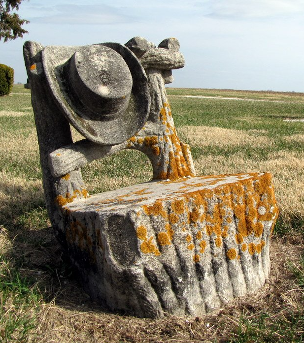 BillionGraves, Woodmen of the World, Treestones, tree gravestones, grave, gravestones, cemetery, family history, genealogy, ancestors, Woodmen of America, BillionGraves app, volunteer, cowboy hat, hat, chair grave