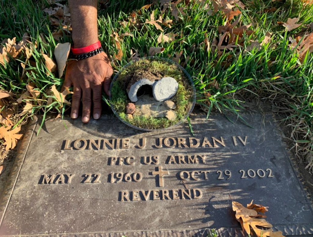 empty tomb, tomb, BillionGraves, Rescuing Our Roots, gravestones, cemetery, headstones, app, mobile app, Guinness World Records attempt, largest BillionGraves project in history, BG, army