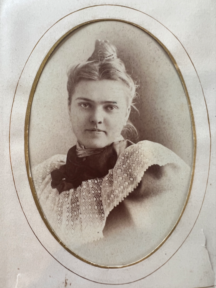 BillionGraves, cemetery, family history, ancestors, ancestry. BG, BG+, research, genealogy, family, graves, gravestones, headstones, photos, family photos, BillionGraves, girl, young woman, lace dress, collar, photograph