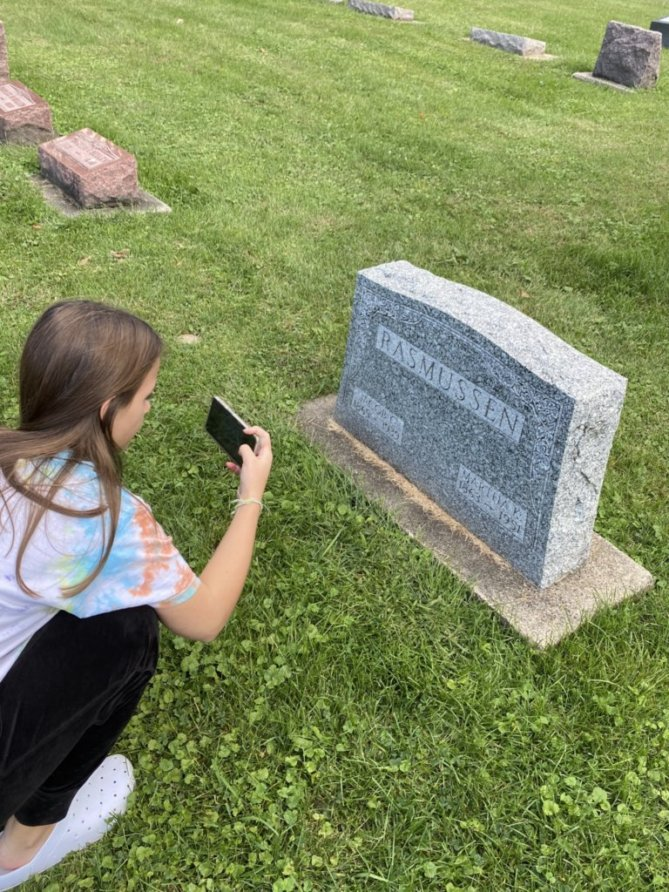 BillionGraves, Rescuing Our Roots, gravestones, cemetery, headstones, app, mobile app, Guinness World Records attempt, largest BillionGraves project in history, BG, goal, phone, app, volunteer, service,