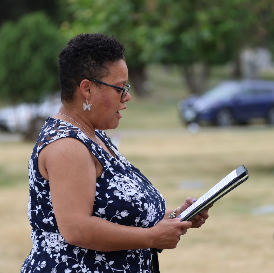 BillionGraves, Guinness World Records, Guinness World Records attempt, GWR, GPS, African American museum of Iowa, photos, volunteer, cemetery, ancestors, family history, genealogy, headstones, transcriptons, world record, goal, BillionGraves, LaNisha Cassell