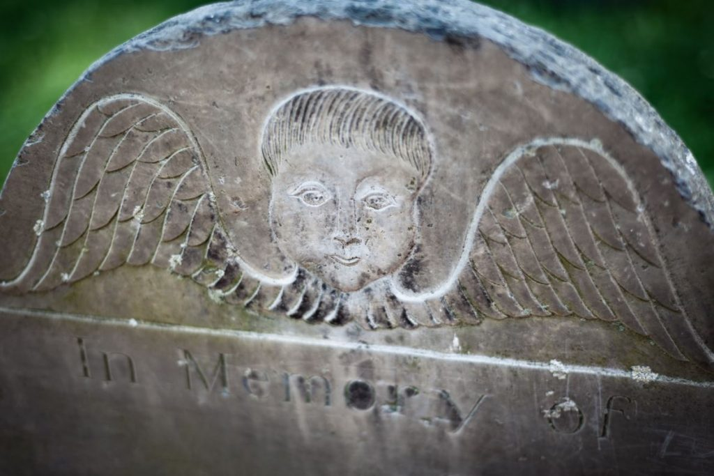 BillionGraves, gravestone symbols, cemetery symbols, American Revolution, American Revolutionary War, winged skull, famly history
